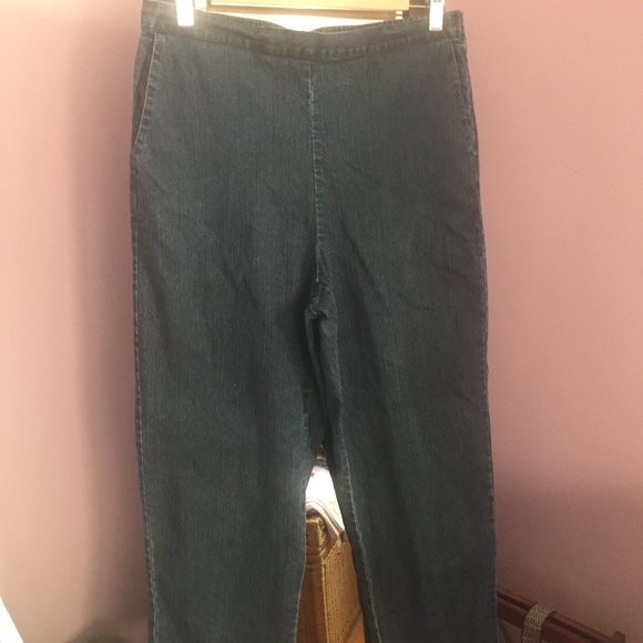 Alfred Dunner Pull-0n Jeans - Picture 1 of 5